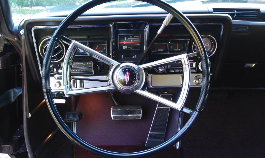 Панель приборов Oldsmobile Toronado (9487) 1966 года  (фото 28 из 48)